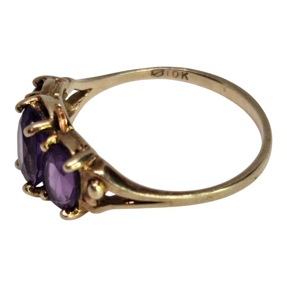 10K Yellow Gold Elegant Trio Amethyst  Purple Gemstone Vintage Ring - Picture 3 of 9